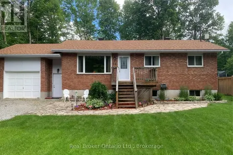 16 Mundy Avenue Tiny ON L9M 0B5