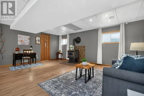 16 Mundy Avenue Tiny ON L9M 0B5