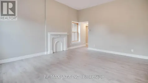 144 King Street West Cobourg ON K9A 2M5