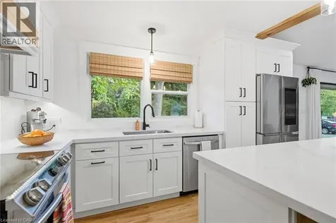 570 Westview Avenue Hamilton ON L9G 1N9