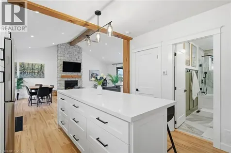 570 Westview Avenue Hamilton ON L9G 1N9