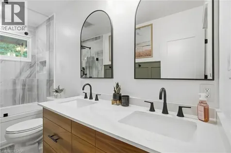 570 Westview Avenue Hamilton ON L9G 1N9