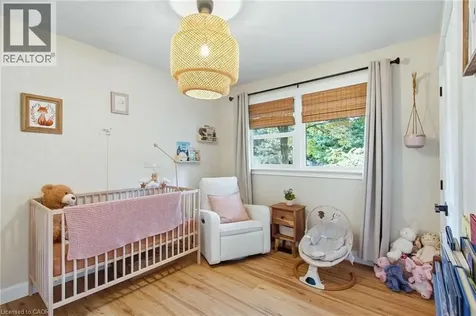 570 Westview Avenue Hamilton ON L9G 1N9
