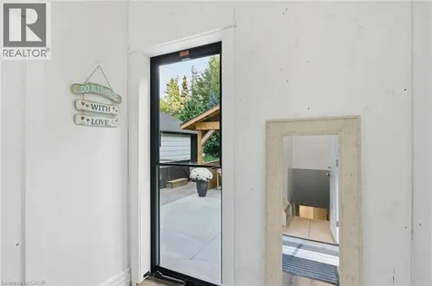 570 Westview Avenue Hamilton ON L9G 1N9