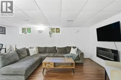 570 Westview Avenue Hamilton ON L9G 1N9