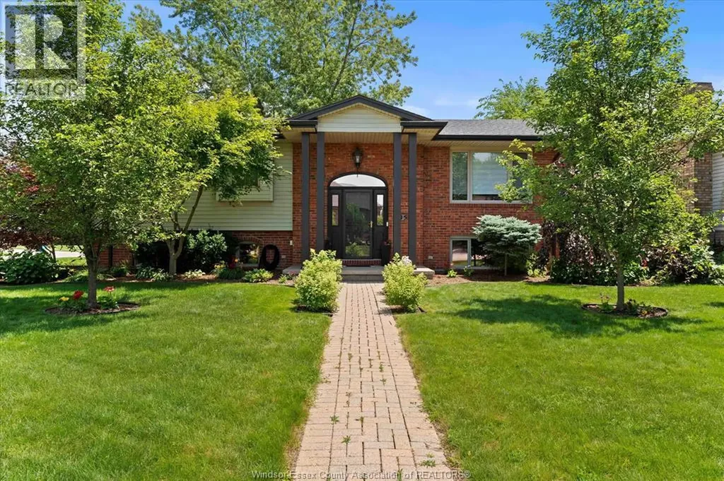 405 State Street Lasalle ON N9J 3G1