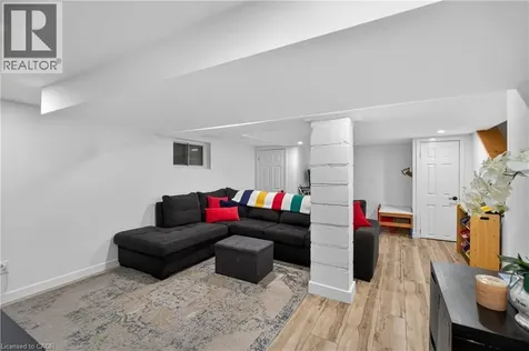 486 East 38th Street Hamilton ON L8V 4G8