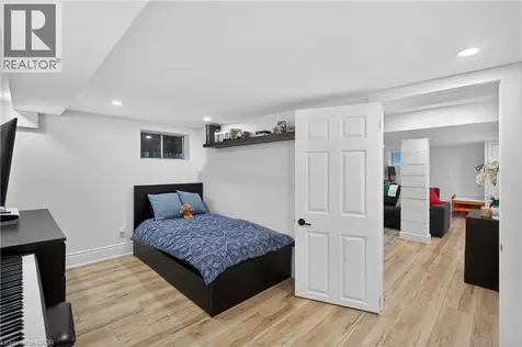 486 East 38th Street Hamilton ON L8V 4G8