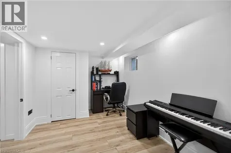 486 East 38th Street Hamilton ON L8V 4G8