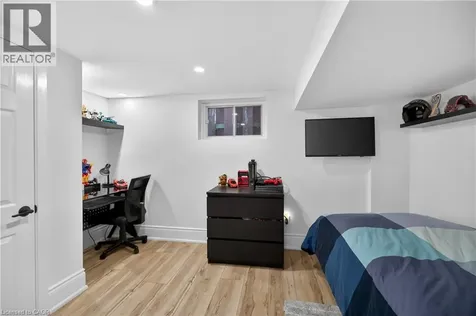 486 East 38th Street Hamilton ON L8V 4G8