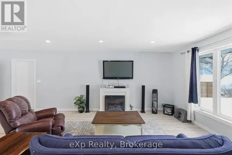 60 Main Street East Mapleton ON N0G 1P0
