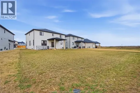 37 Kingsbridge Drive Amherstburg ON N9V 4A5