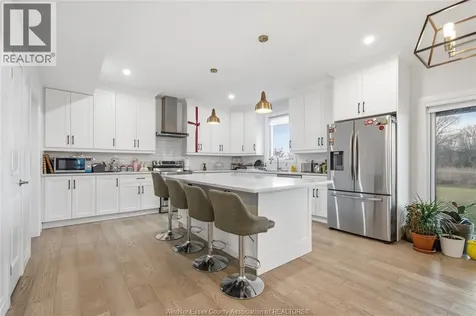 37 Kingsbridge Drive Amherstburg ON N9V 4A5