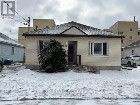 304 Frontenac Avenue South Ottawa ON K1L 6K9