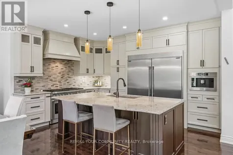 38 Windermere Circle Tay ON L4R 0C3