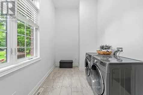 38 Windermere Circle Tay ON L4R 0C3