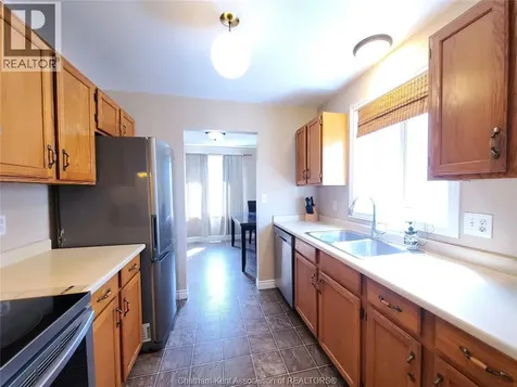 71 Spencer Avenue Chatham ON N7M 1V5