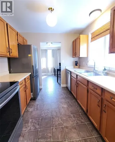 71 Spencer Avenue Chatham ON N7M 1V5
