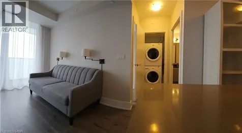 200 Bloor Street West Toronto ON M5S 1T8