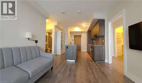 200 Bloor Street West Toronto ON M5S 1T8