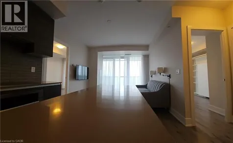200 Bloor Street West Toronto ON M5S 1T8