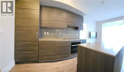 200 Bloor Street West Toronto ON M5S 1T8