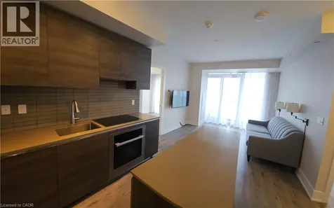 200 Bloor Street West Toronto ON M5S 1T8
