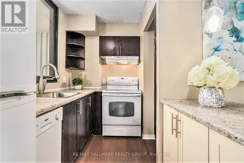 200 Bay Street Ottawa ON K1R 7W8