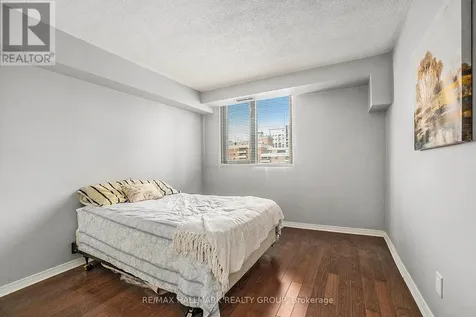 200 Bay Street Ottawa ON K1R 7W8