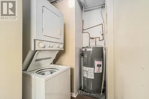 200 Bay Street Ottawa ON K1R 7W8
