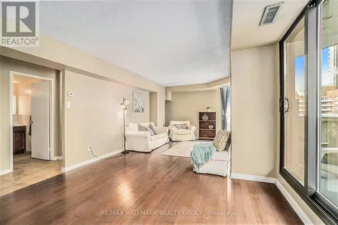 200 Bay Street Ottawa ON K1R 7W8
