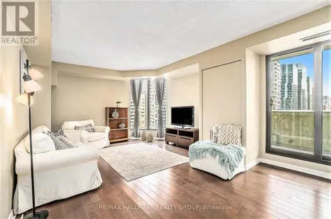 200 Bay Street Ottawa ON K1R 7W8