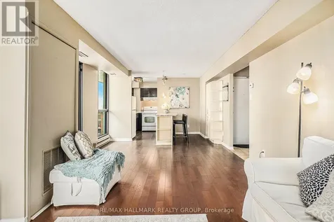 200 Bay Street Ottawa ON K1R 7W8