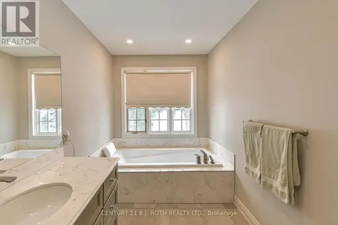 698 Broadview Avenue Orillia ON L3V 6P3