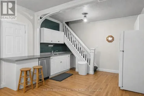 15 Albert Street Selwyn ON K0L 2H0
