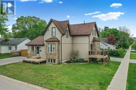 218 Fifth Street Collingwood ON L9Y 1X6