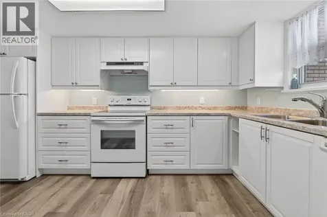 19 Lake Avenue South Stoney Creek ON L8G 2V1