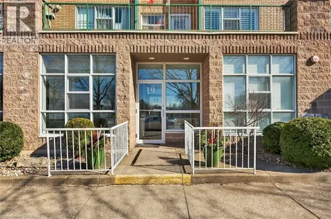 19 Lake Avenue South Stoney Creek ON L8G 2V1