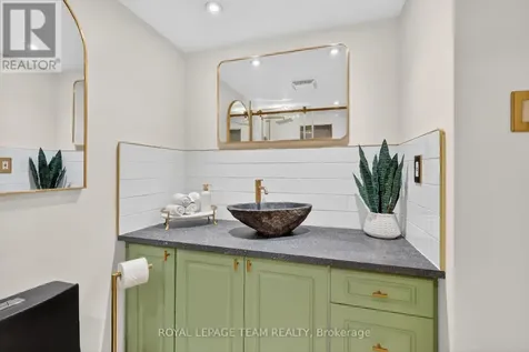 515 St Laurent Boulevard South Ottawa ON K1K 3X5