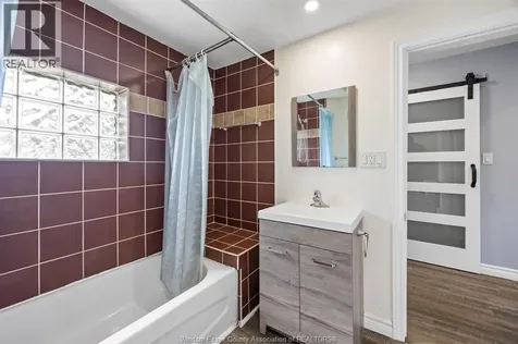 817 Chatham Street East Windsor ON N9A 2X8