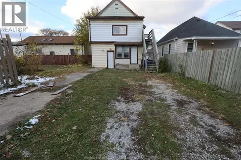 817 Chatham Street East Windsor ON N9A 2X8