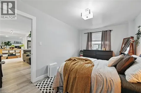 2373 King Street East Hamilton ON L8K 1X9