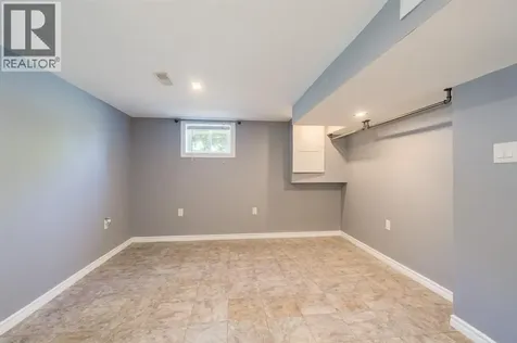 18 Tweedsmuir Avenue Sarnia ON N7S 2R8