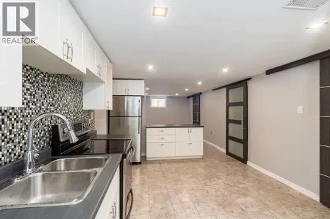 18 Tweedsmuir Avenue Sarnia ON N7S 2R8