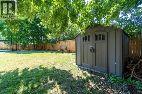 18 Tweedsmuir Avenue Sarnia ON N7S 2R8
