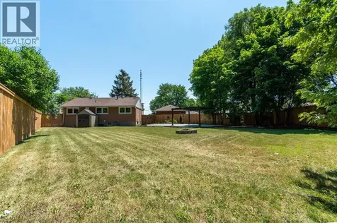 18 Tweedsmuir Avenue Sarnia ON N7S 2R8