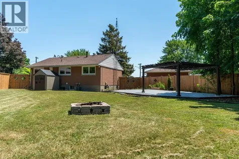 18 Tweedsmuir Avenue Sarnia ON N7S 2R8