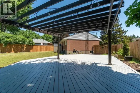 18 Tweedsmuir Avenue Sarnia ON N7S 2R8