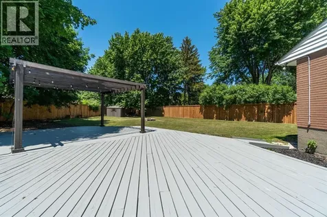 18 Tweedsmuir Avenue Sarnia ON N7S 2R8