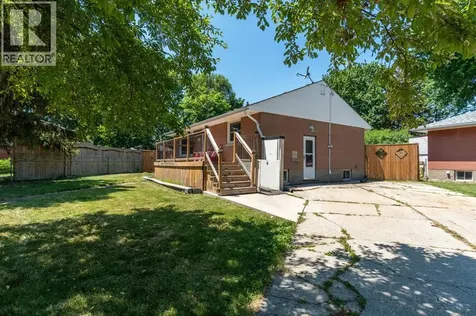 18 Tweedsmuir Avenue Sarnia ON N7S 2R8